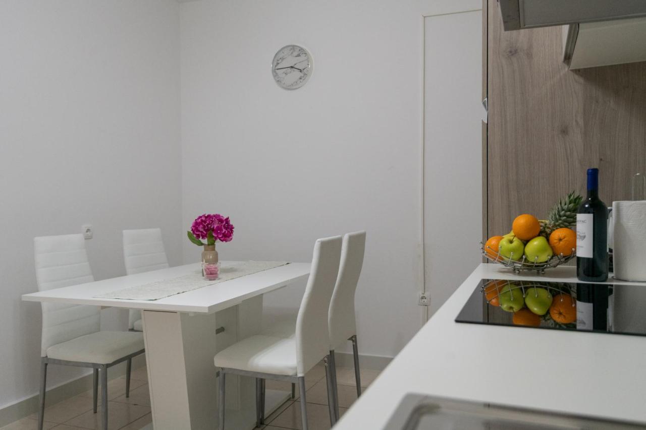 Apartman Ruža Podgora Bagian luar foto