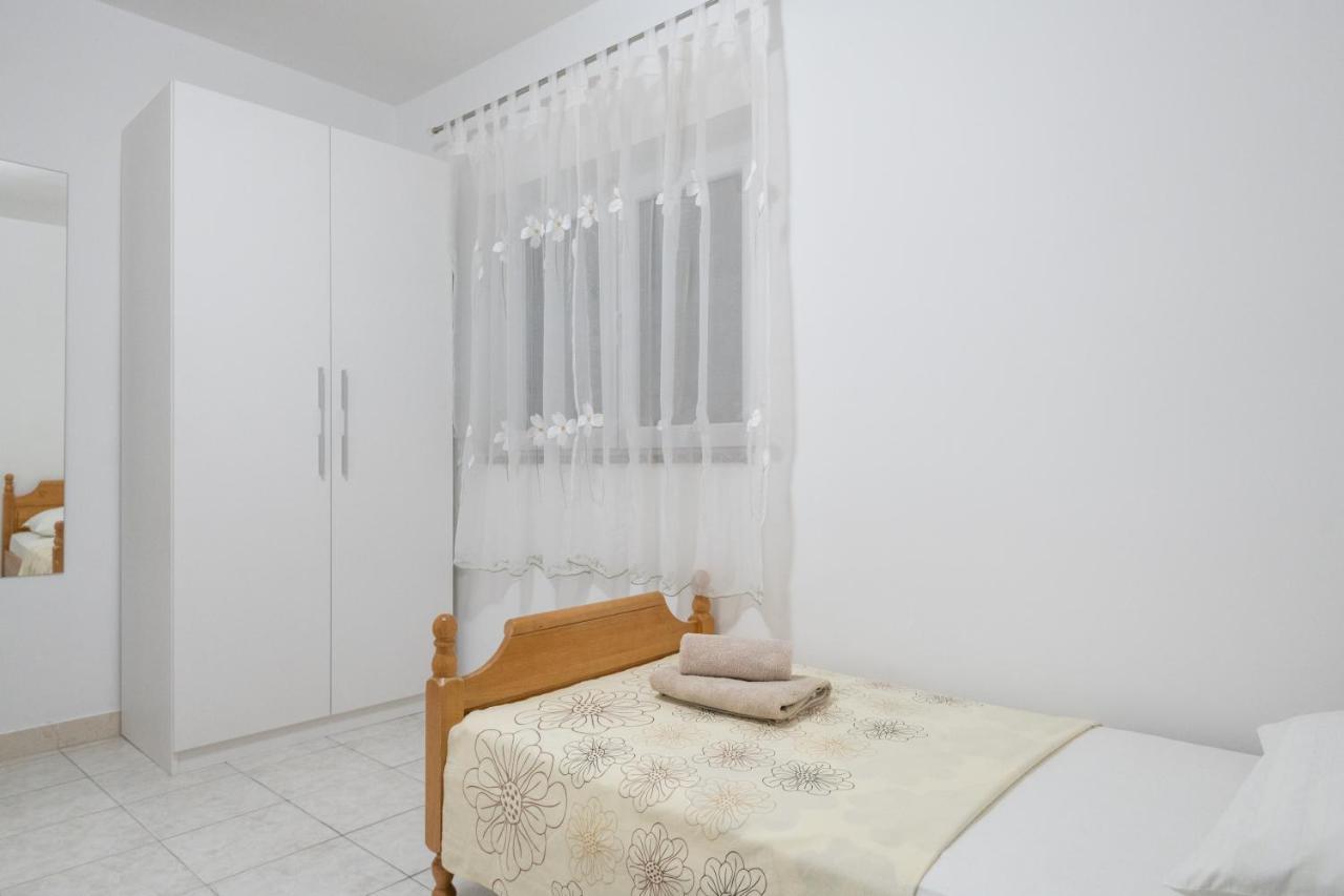 Apartman Ruža Podgora Bagian luar foto