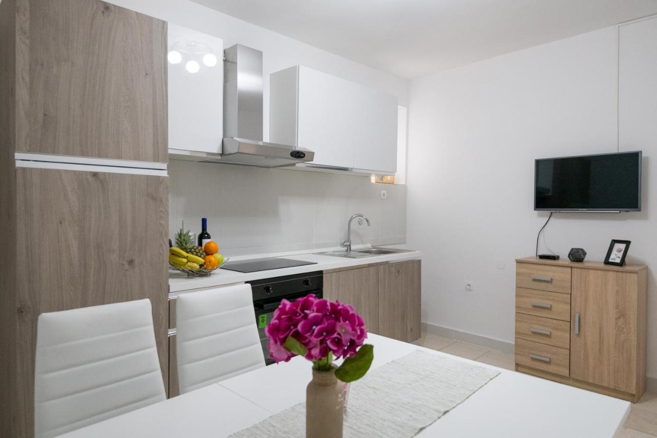 Apartman Ruža Podgora Bagian luar foto